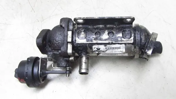 Renault Trafic II Enfriador EGR 8200873678 image 2