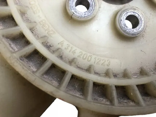 Mercedes W210 Fläkt OEM 3142001223 - Begagnad image 3