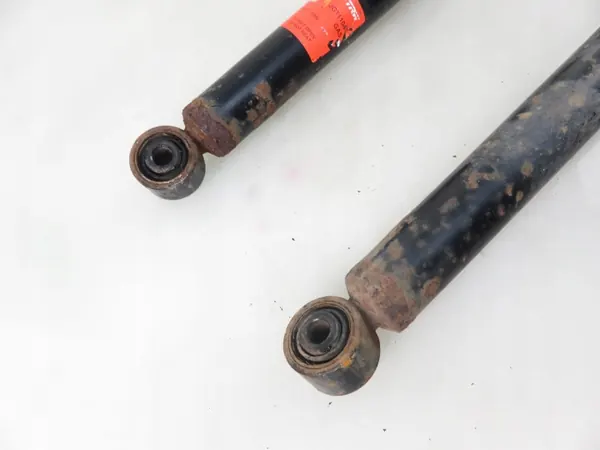 Bakstötdämpare OEM JGT1104T för Audi A4 B8 Sedan image 3