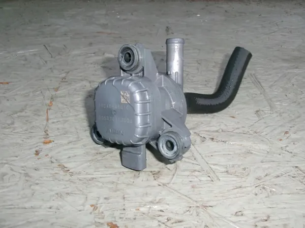 Toyota Vattenpump OEM G9040-48010 för RAV4 IV image 2
