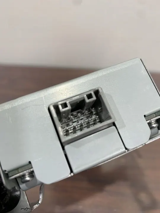 ECU Subaru Forester OEM 82131SJ001 - Usado image 3