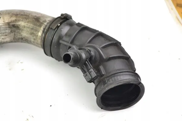 Volvo V70 II 2.4 Tuyau d'admission d'air turbo 30636854 image 2