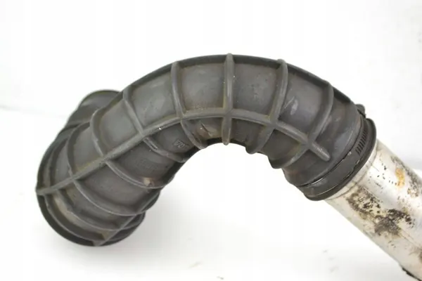 Volvo V70 II 2.4 Tuyau d'admission d'air turbo 30636854 image 3