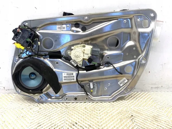 OEM 2048200242 Voor Rechts Raambediening Mercedes image 2