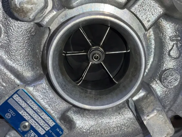 Turbocompressor 03L253056T para Skoda VW 2.0 TDI image 4
