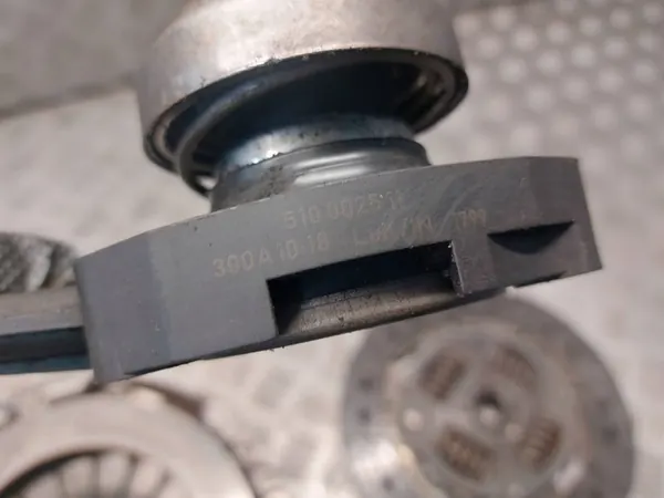 Disco de embreagem e rolamento Opel Movano A 2.5 DTI OEM image 4