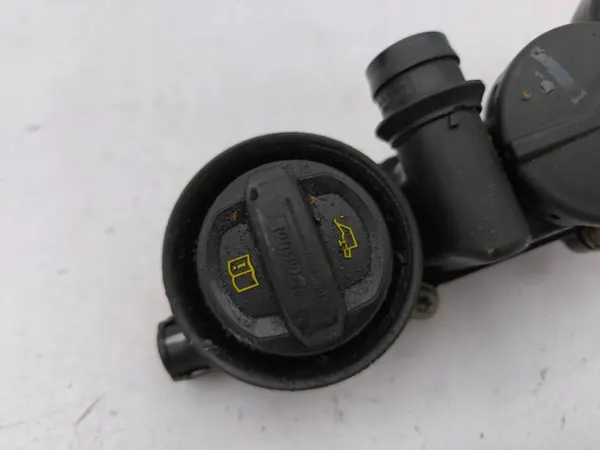 Ölabscheider Audi Q3 F3 2019 OEM 05E103495J image 7