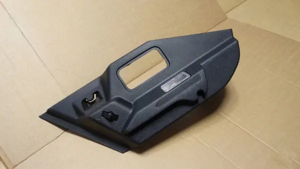 Citroen DS7 Crossback Parachoques Derecho Maletero OEM 98269775ZD image 2