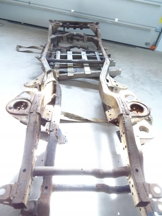 Chassi OEM RAMA LONG GU3 GU4 Nissan Patrol Y61 image 3