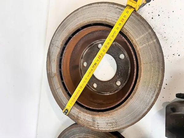 Conjunto de disco e pinças de freio traseiro Audi Q7 4L 2009 7L6 615 423 L image 6