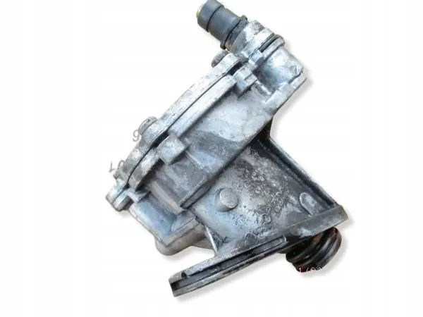 Pompe à vide OEM 11032026 pour VW Transporter T4 image 3