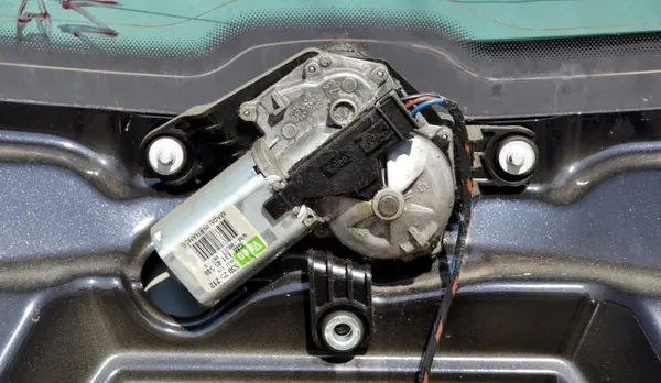 Opel Zafira B pyyhkijämoottori OEM 13145548 53025212 image 2