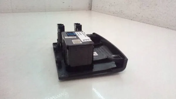 USB-pistorasia ja tupakansytytin Infiniti Q50 OEM 284H34GA0B image 3