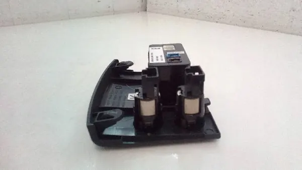 USB-pistorasia ja tupakansytytin Infiniti Q50 OEM 284H34GA0B image 5