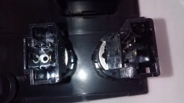 USB-pistorasia ja tupakansytytin Infiniti Q50 OEM 284H34GA0B image 9