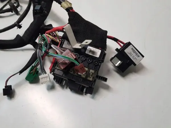 Harness Cablagem Motor OEM 241148160R Renault image 3