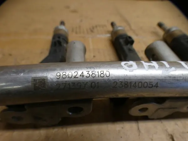 PEUGEOT 308 T9 Rampa de combustível com injetor 1.2 THP image 3