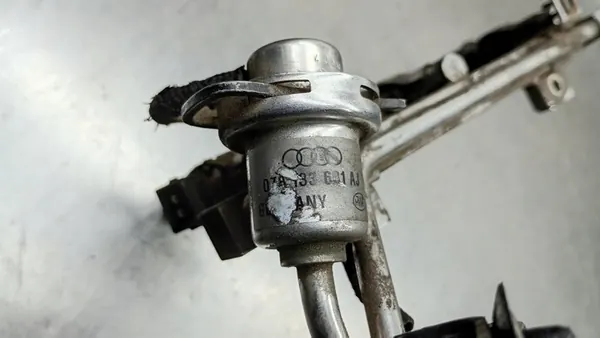 Rampe de carburant Audi A6 C5 2.4 2.8B V6 078133681AJ image 7