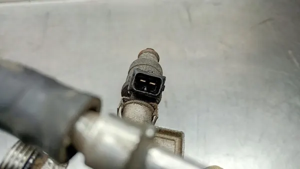 Rampe de carburant Audi A6 C5 2.4 2.8B V6 078133681AJ image 9