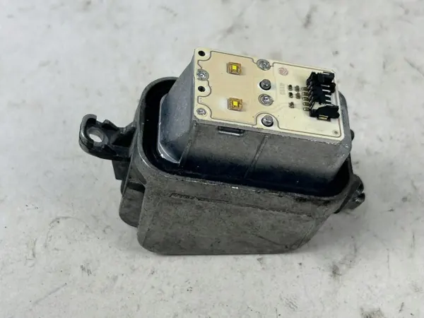 Audi RS5 Scheinwerferteil OEM 12345 - Gebraucht image 6
