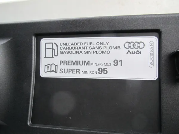 AUDI A4 B9 2016 Bränsletank Lock OE image 8