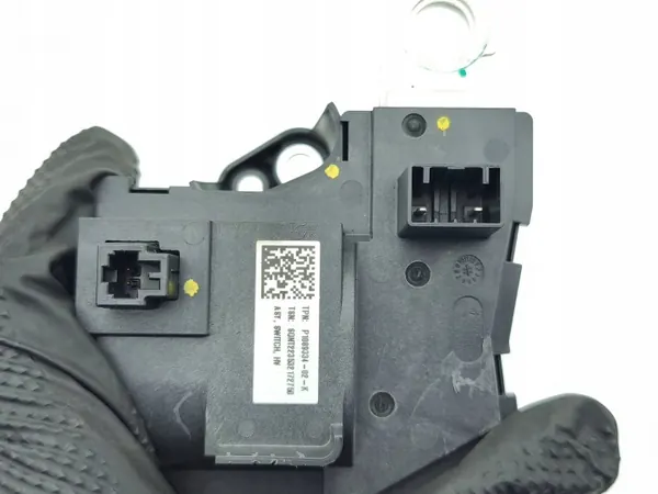 Fusible Tesla Model Y OEM 149622100A - Usado image 7