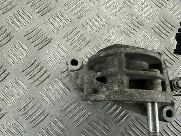 Lancia Delta III 1.6 JTD Halvaxelfäste OEM 55203363 image 5