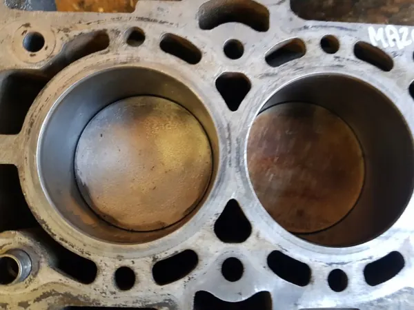 Bloc moteur inférieur OEM mercedes413 pour Mazda 6 GG 2.0 16V LF image 3