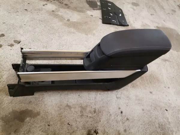 Mittkonsol armstöd Opel Meriva B OEM ngfdxcvb image 3
