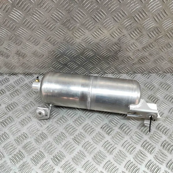 Volvo XC60 2019 Hintere Luftfederung Tank OEM 31429962 image 3