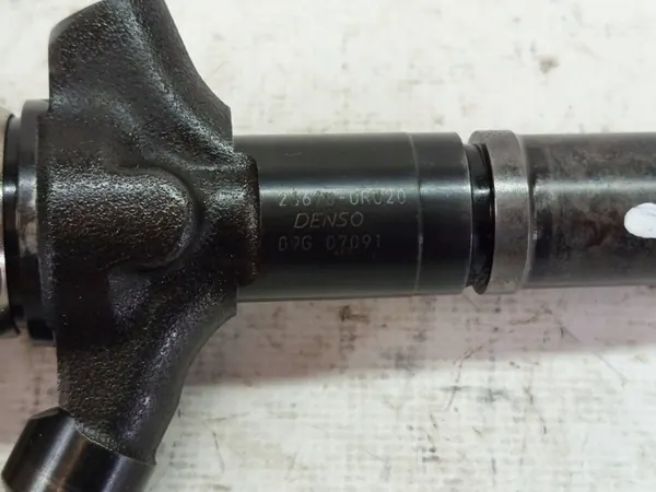 Bränsleinsprutare 23670-0R020 Toyota RAV4 Avensis 2.2 D4D image 5