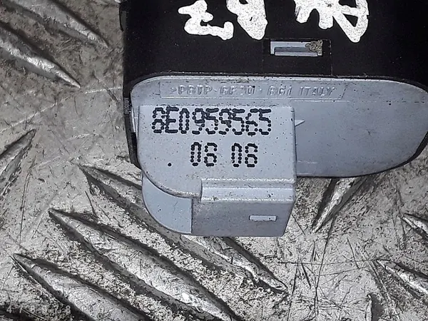 Brytare Audi A4 B7 2008 8e0959565 image 5