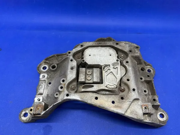 OEM 4G0399263AC Etuvaihteiston kiinnike Audi A8:lle image 2