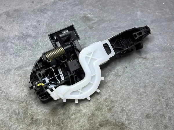 Kia Ceed Dörrhandtag Coupe 82665A2010 image 2