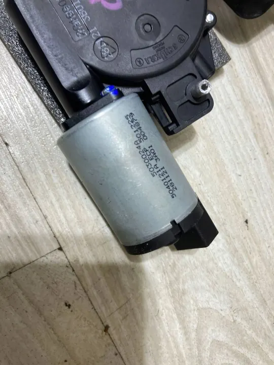 OEM 5030024A Vasen etuistuimen moottori Renault Arkana image 4