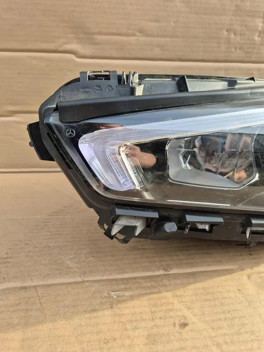 Linker Voorlamp Mercedes CLA W118 Full LED A1189062500 image 2