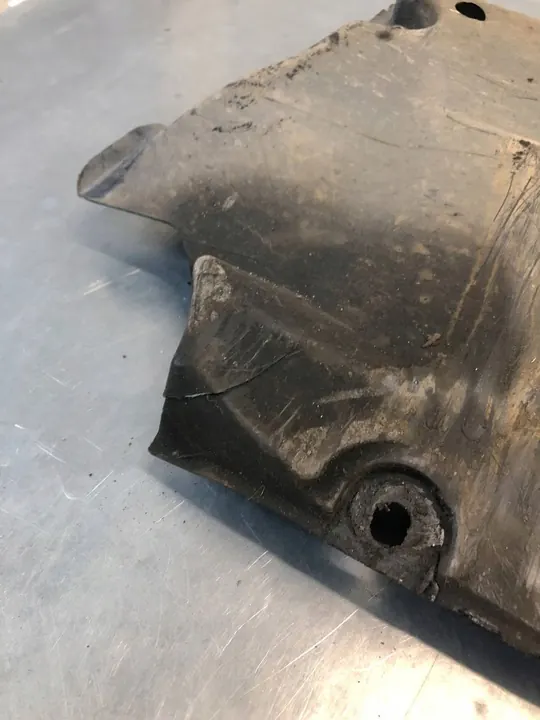 Audi A5 Vänster Underredsskydd image 2