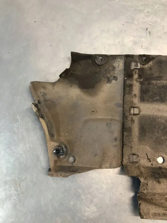 Audi A5 Vänster Underredsskydd image 5