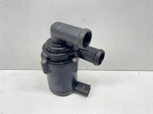 Extra vattenpump Porsche Cayenne 2010- image 5