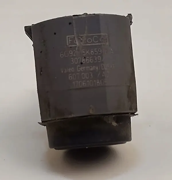 VOLVO XC60 1 I 08-13 PDC Sensor Hinter 30786639 image 3