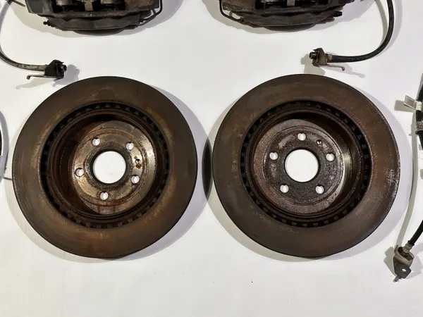 Kit de freins Brembo OEM 235296 pour Chevrolet Camaro image 7
