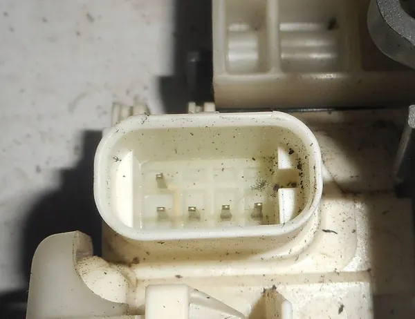 Fiat 500X Frontlinksperre 5 Pins 52139902 image 4