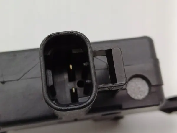 Atuador de Fecho de Portinhola Jeep Cherokee OEM DRC84355 image 4