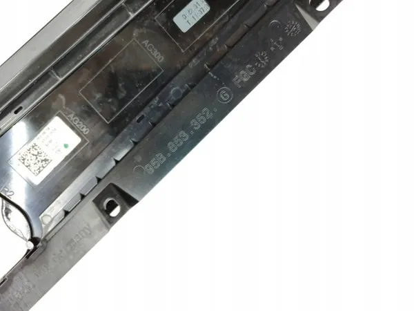 Porsche Macan 95B Rechter Achter-Pilaarkap OEM 95B853352G image 4