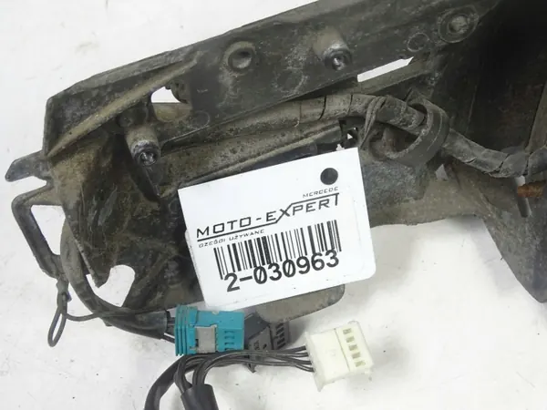 Mercedes S-luokka W220 vasen peilin runko OEM A2208100176 image 5