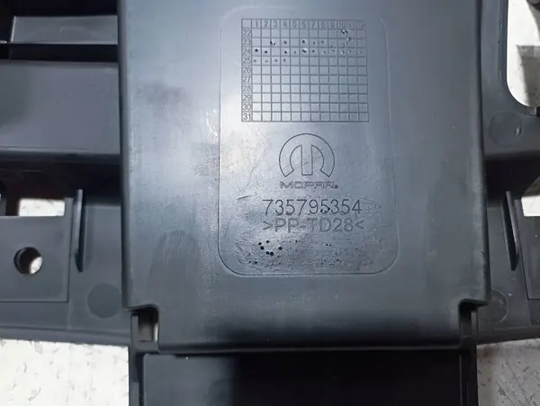 Fiat 600 Gurtabdeckung vorne OEM 735795354 image 4