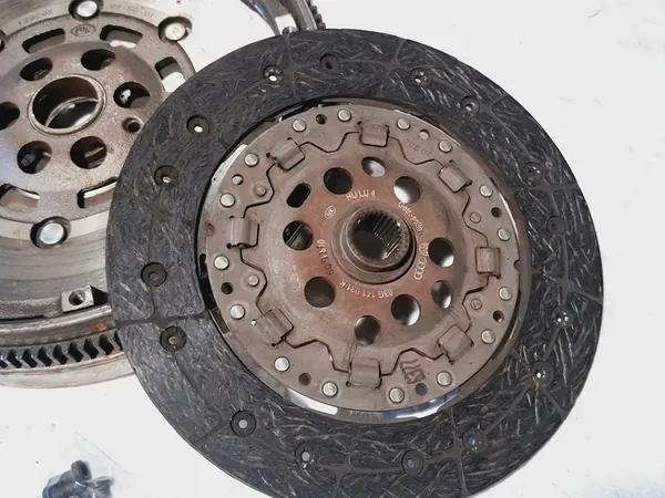 Volante de Dupla Massa VW Golf V 1.9 TDI BKC image 10