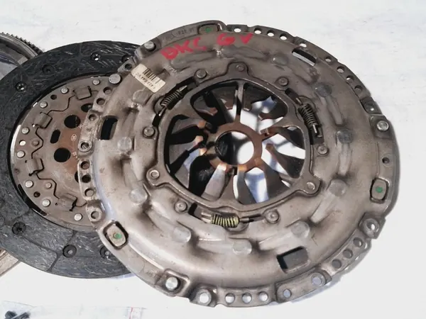 Volante de Dupla Massa VW Golf V 1.9 TDI BKC image 2