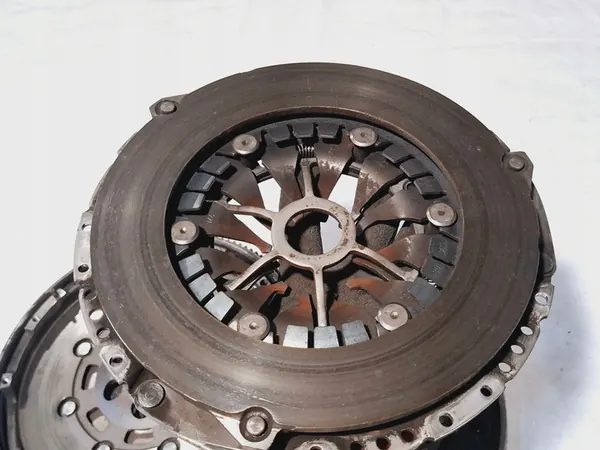 Volante de Dupla Massa VW Golf V 1.9 TDI BKC image 9