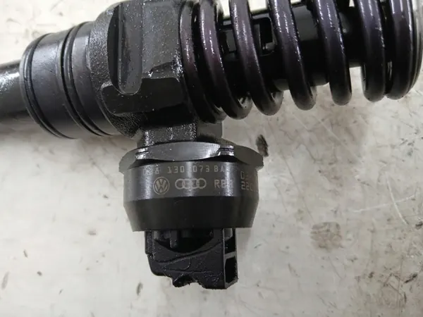 Einspritzdüse Audi A6 C5 1.9 TDI OEM 038130073BA image 3